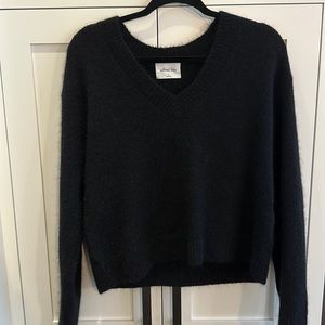 Aritzia Wilfred free sweater. New condition never worn but tags removed.